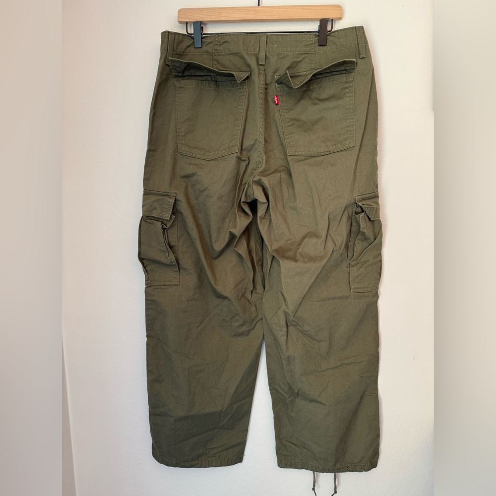Women's Levi's® '94 Baggy Cargo Pants - Picture 3 of 6